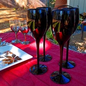 2 stunning sexy black glass wine glasses